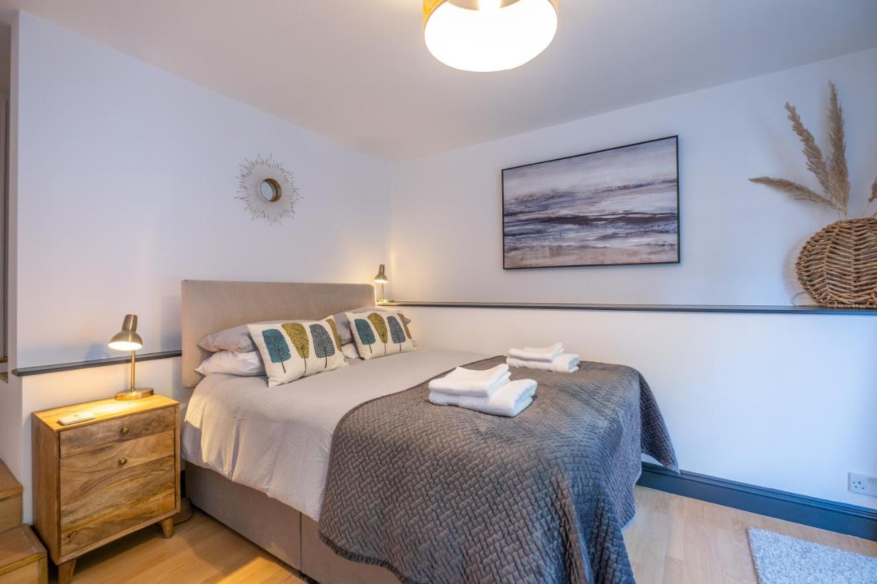 Modern Apt Near Gardens With Large Decking Area - Vivre Retreats Bournemouth Esterno foto
