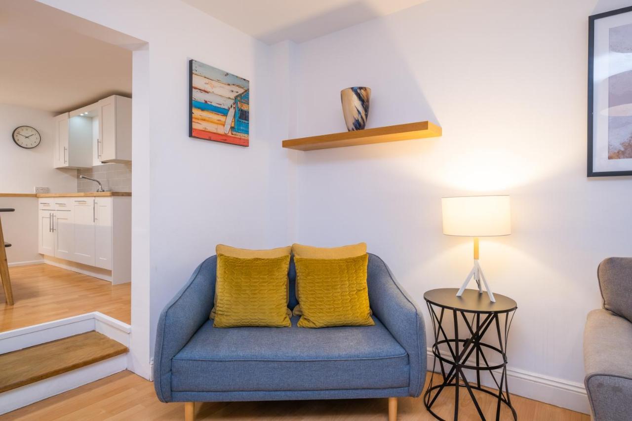 Modern Apt Near Gardens With Large Decking Area - Vivre Retreats Bournemouth Esterno foto
