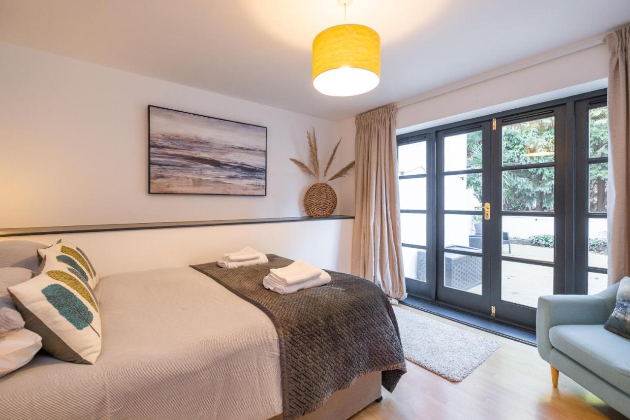 Modern Apt Near Gardens With Large Decking Area - Vivre Retreats Bournemouth Esterno foto