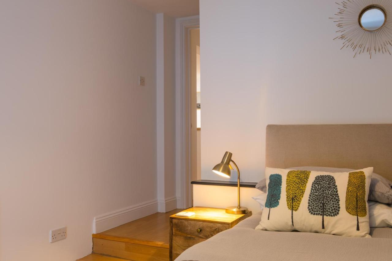 Modern Apt Near Gardens With Large Decking Area - Vivre Retreats Bournemouth Esterno foto