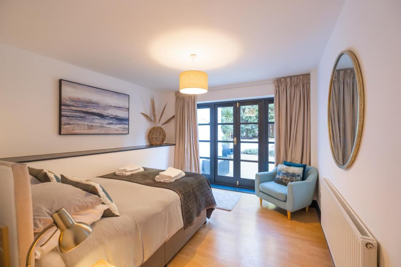Modern Apt Near Gardens With Large Decking Area - Vivre Retreats Bournemouth Esterno foto
