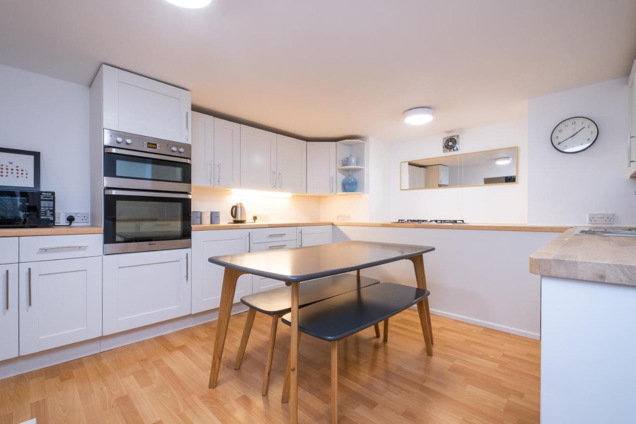 Modern Apt Near Gardens With Large Decking Area - Vivre Retreats Bournemouth Esterno foto