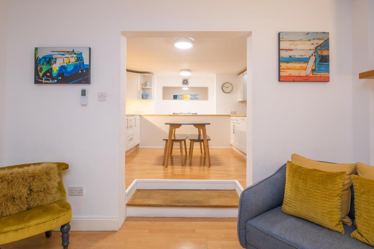 Modern Apt Near Gardens With Large Decking Area - Vivre Retreats Bournemouth Esterno foto