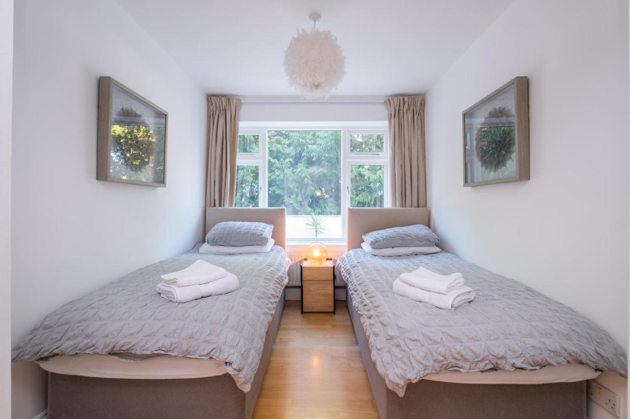 Modern Apt Near Gardens With Large Decking Area - Vivre Retreats Bournemouth Esterno foto