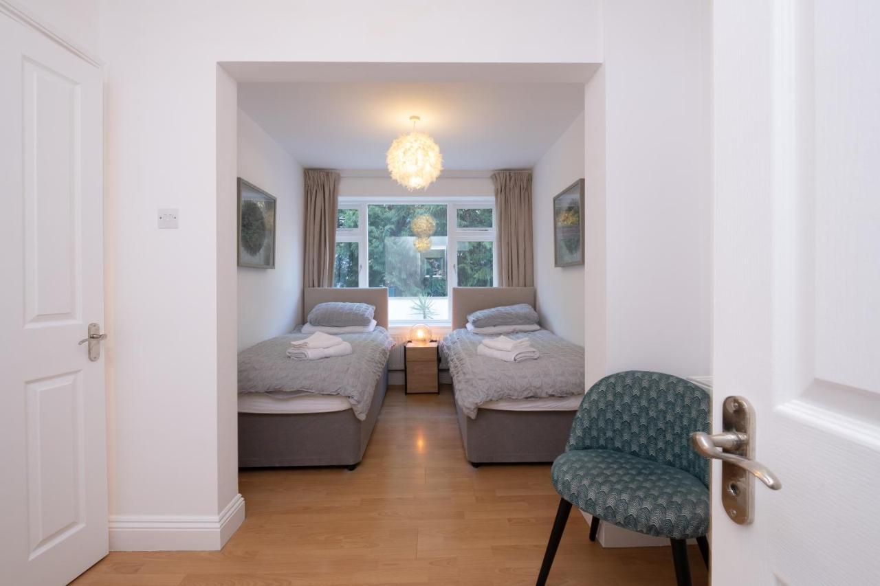 Modern Apt Near Gardens With Large Decking Area - Vivre Retreats Bournemouth Esterno foto
