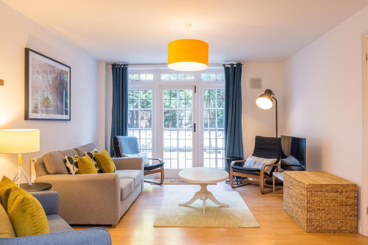 Modern Apt Near Gardens With Large Decking Area - Vivre Retreats Bournemouth Esterno foto