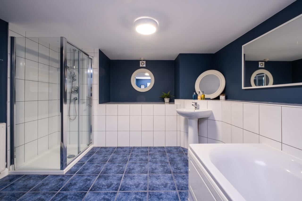 Modern Apt Near Gardens With Large Decking Area - Vivre Retreats Bournemouth Esterno foto