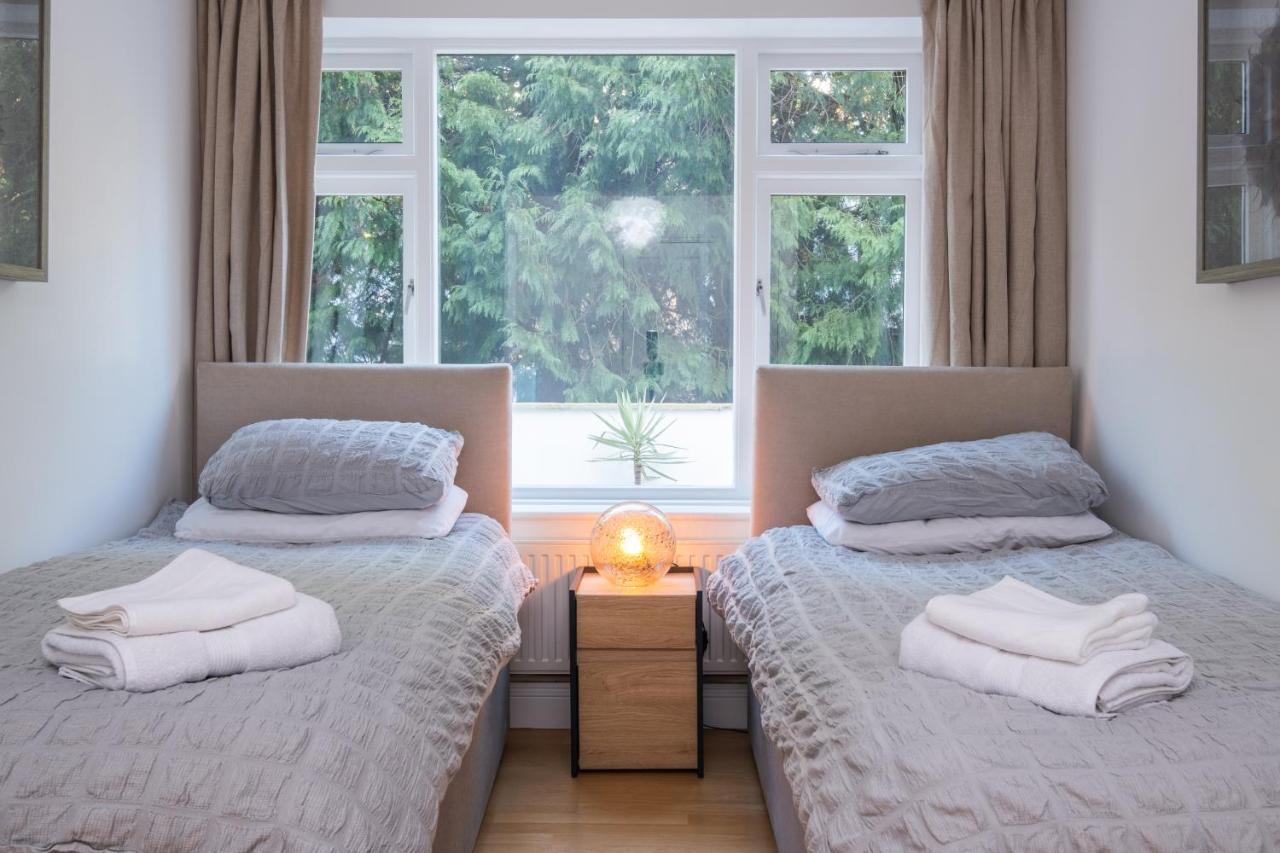 Modern Apt Near Gardens With Large Decking Area - Vivre Retreats Bournemouth Esterno foto